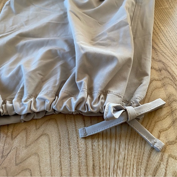 NEW High-Waisted StretchTech Wide-Leg Beige Cargo Pants for Women - Picture 6 of 11